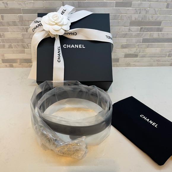 Chanel Belt B22 black and light gold buckle B22 collection - Picture 4 of 8